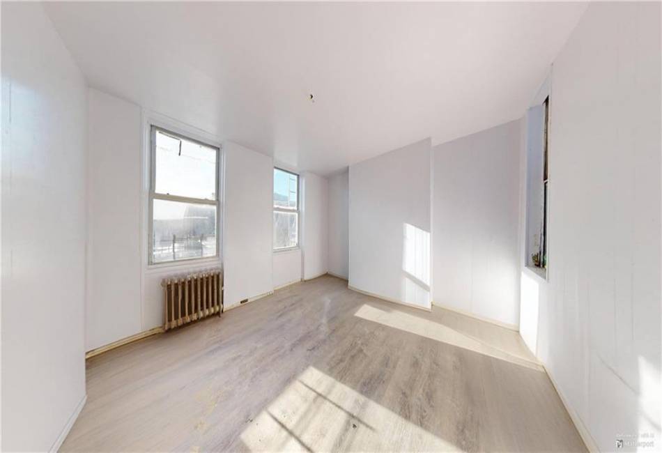 248 Saint Nicholas Avenue, Brooklyn, New York 11237, 11 Bedrooms Bedrooms, ,3 BathroomsBathrooms,Residential,For Sale,Saint Nicholas,488317