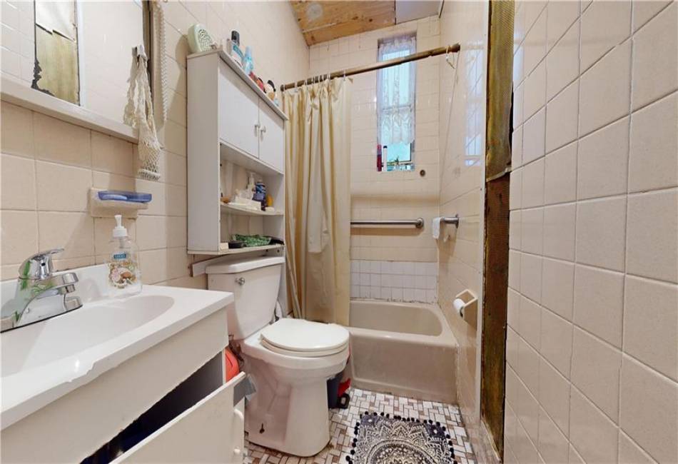 248 Saint Nicholas Avenue, Brooklyn, New York 11237, 11 Bedrooms Bedrooms, ,3 BathroomsBathrooms,Residential,For Sale,Saint Nicholas,488317