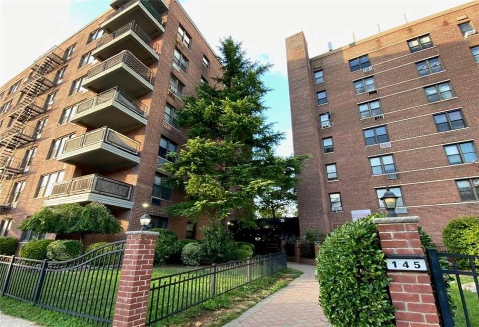 145 Lincoln Avenue, Staten Island, New York 10306, 2 Bedrooms Bedrooms, ,1 BathroomBathrooms,Residential,For Sale,Lincoln,488332