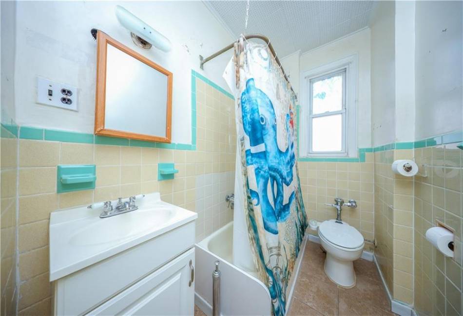 1143 70th Street, Brooklyn, New York 11228, 7 Bedrooms Bedrooms, ,4 BathroomsBathrooms,Residential,For Sale,70th,488353