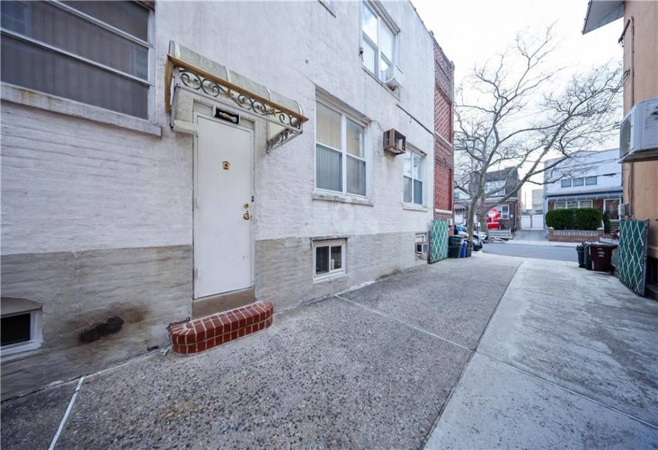 1143 70th Street, Brooklyn, New York 11228, 7 Bedrooms Bedrooms, ,4 BathroomsBathrooms,Residential,For Sale,70th,488353