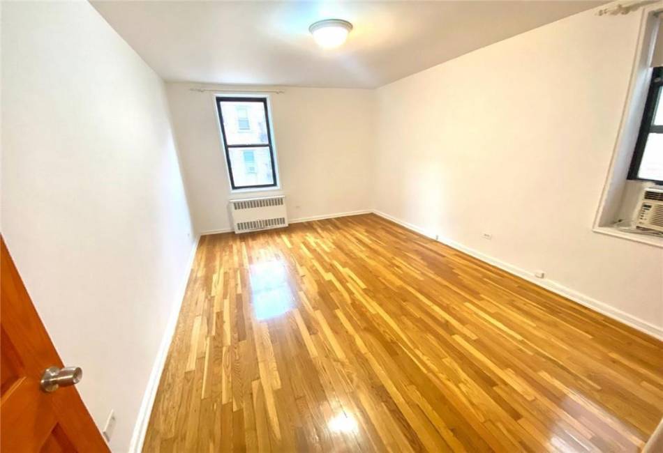 7261 Shore Road, Brooklyn, New York 11209, 1 Bedroom Bedrooms, ,1 BathroomBathrooms,Residential,For Sale,Shore,488354