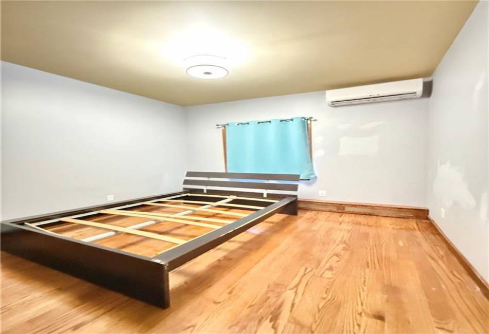 2514 24th Street, Brooklyn, New York 11235, 4 Bedrooms Bedrooms, ,2 BathroomsBathrooms,Rental,For Sale,24th,488371