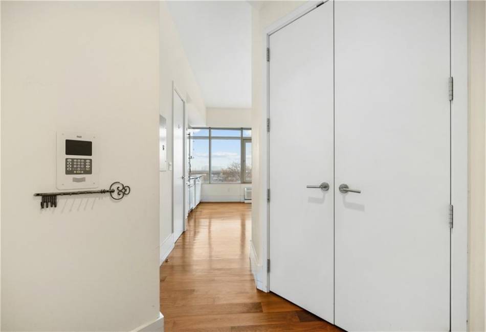 1017 Jackson Avenue, Long Island City, New York 11101, 1 Bedroom Bedrooms, ,1 BathroomBathrooms,Residential,For Sale,Jackson,488359