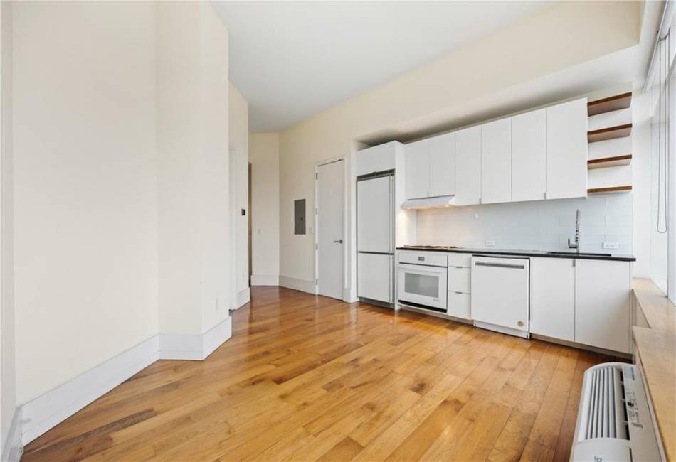 1017 Jackson Avenue, Long Island City, New York 11101, 1 Bedroom Bedrooms, ,1 BathroomBathrooms,Residential,For Sale,Jackson,488359