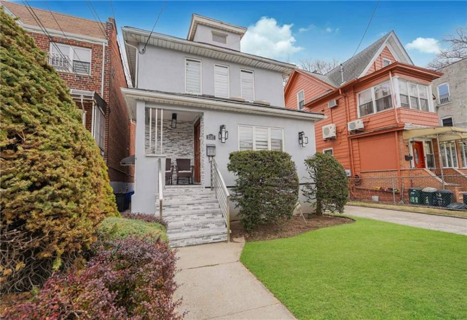 2147 13th Street, Brooklyn, New York 11229, 3 Bedrooms Bedrooms, ,3 BathroomsBathrooms,Residential,For Sale,13th,488236