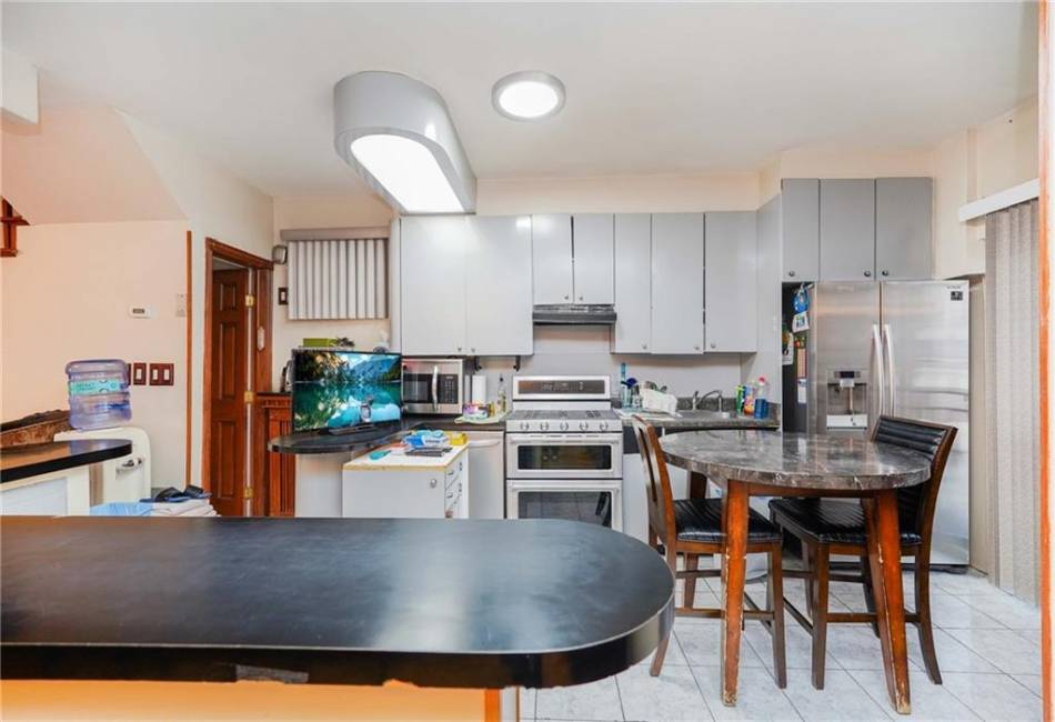 2147 13th Street, Brooklyn, New York 11229, 3 Bedrooms Bedrooms, ,3 BathroomsBathrooms,Residential,For Sale,13th,488236