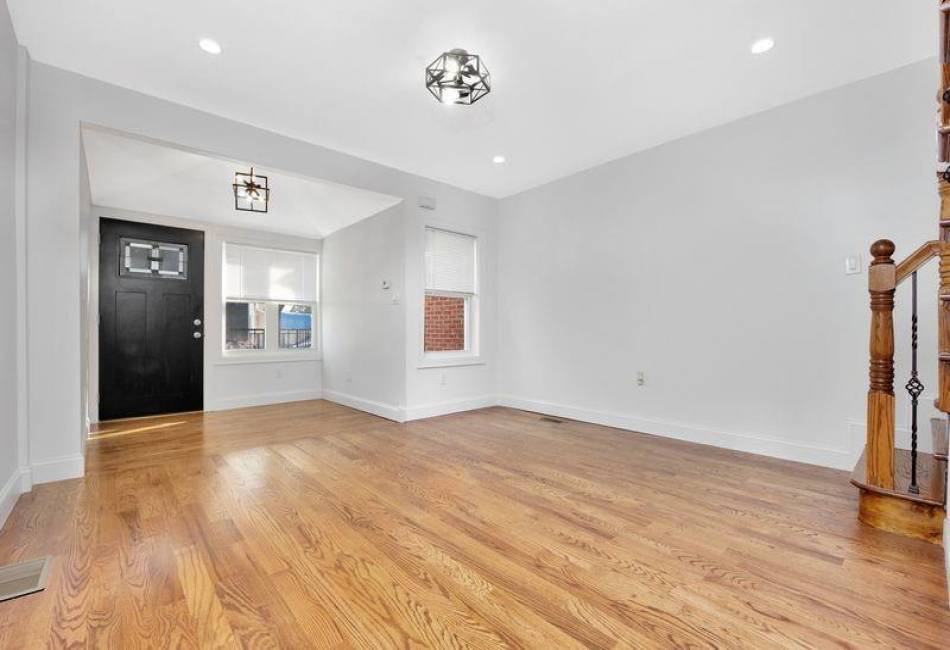 152-25 118th Avenue, Jamaica, New York 11434, 3 Bedrooms Bedrooms, ,1 BathroomBathrooms,Residential,For Sale,118th,488390