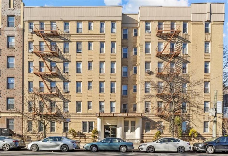 8502 Fort Hamilton Parkway, Brooklyn, New York 11209, 2 Bedrooms Bedrooms, ,1 BathroomBathrooms,Residential,For Sale,Fort Hamilton,488395