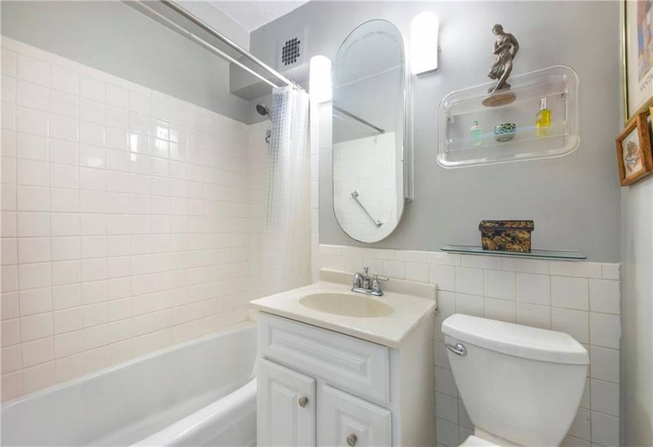 520 81st Street, Manhattan, New York 10028, 1 Bedroom Bedrooms, ,1 BathroomBathrooms,Residential,For Sale,81st,488396