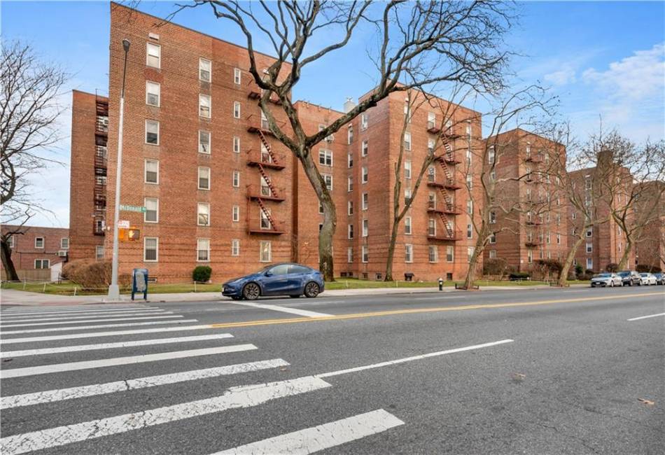 221 McDonald Avenue, Brooklyn, New York 11218, 1 Bedroom Bedrooms, ,1 BathroomBathrooms,Residential,For Sale,McDonald,488403