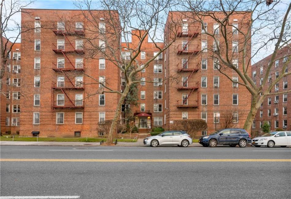 221 McDonald Avenue, Brooklyn, New York 11218, 1 Bedroom Bedrooms, ,1 BathroomBathrooms,Residential,For Sale,McDonald,488403