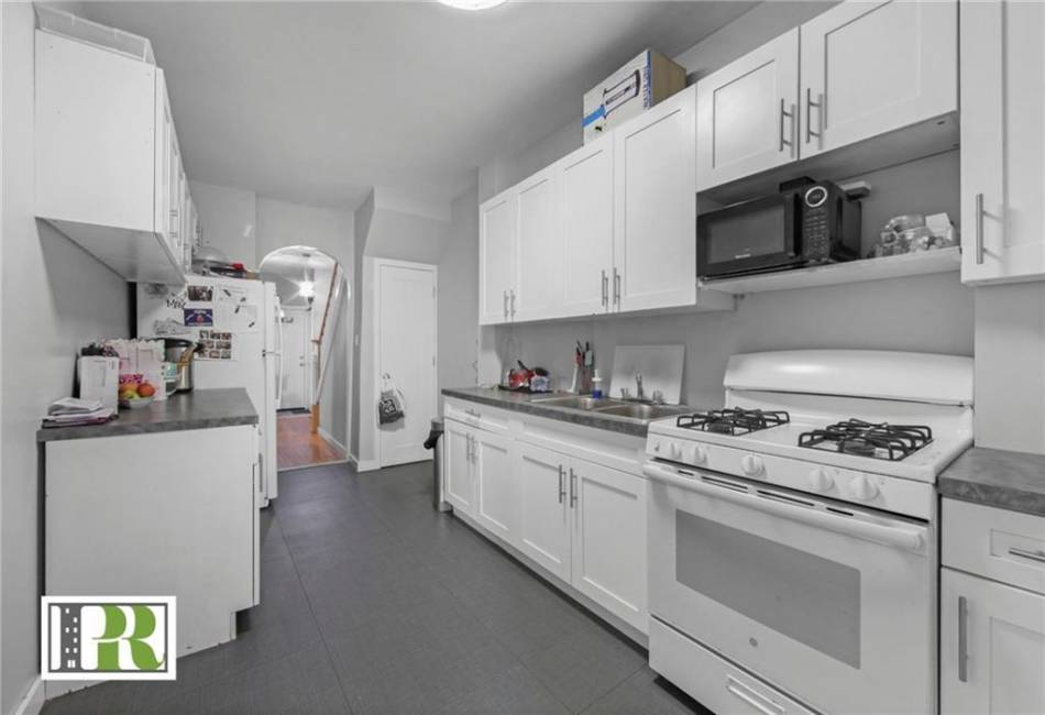 960 32nd Street, Brooklyn, New York 11210, 4 Bedrooms Bedrooms, ,3 BathroomsBathrooms,Residential,For Sale,32nd,488404