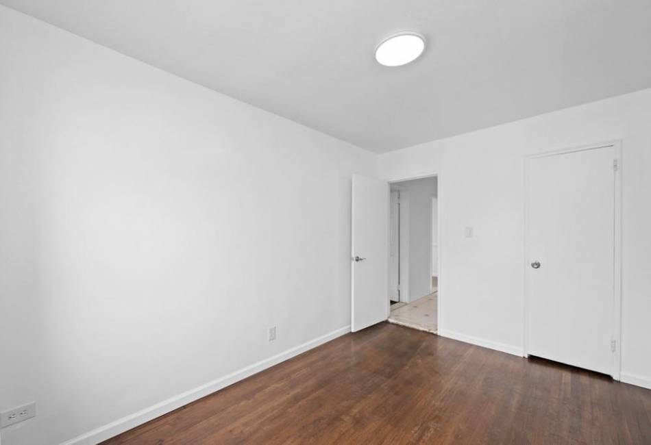 1327 94th Street, Brooklyn, New York 11236, 6 Bedrooms Bedrooms, ,3 BathroomsBathrooms,Residential,For Sale,94th,488417