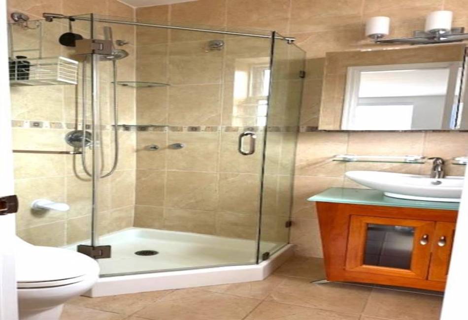 3360 Shore Parkway, Brooklyn, New York 11235, 2 Bedrooms Bedrooms, ,2 BathroomsBathrooms,Residential,For Sale,Shore,488435