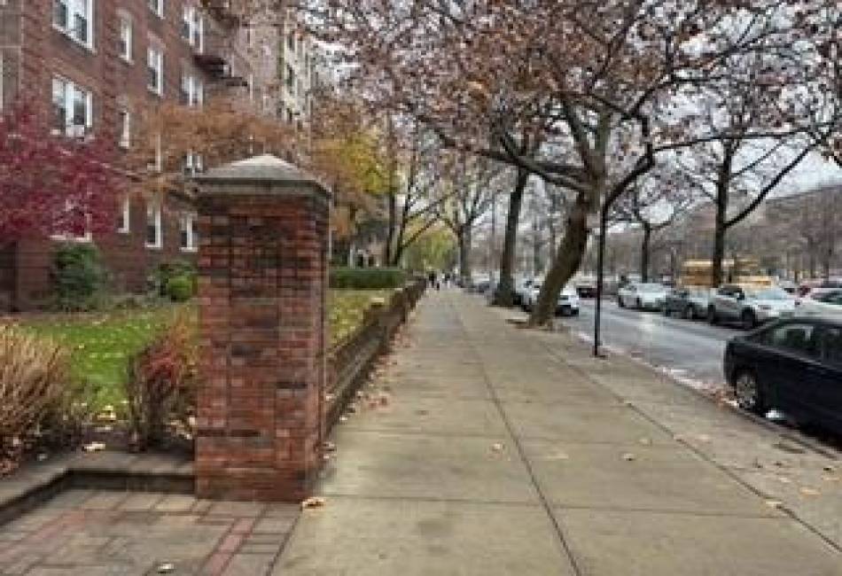 280 Ocean Parkway, Brooklyn, New York 11218, 1 Bedroom Bedrooms, ,1 BathroomBathrooms,Rental,For Sale,Ocean,488438