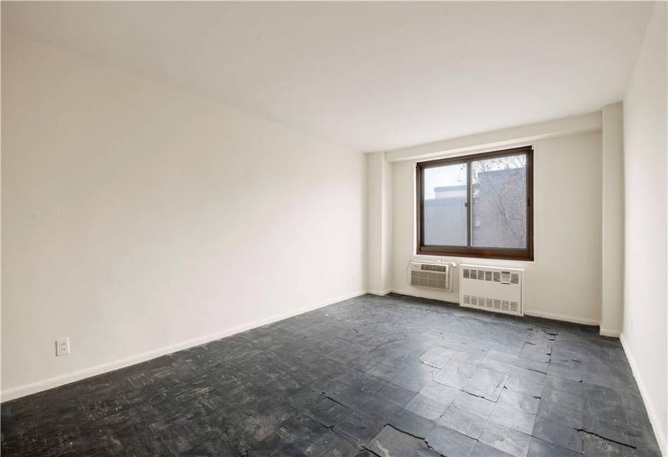 185 Hall Street, Brooklyn, New York 11205, 1 Bedroom Bedrooms, ,1 BathroomBathrooms,Residential,For Sale,Hall,488442