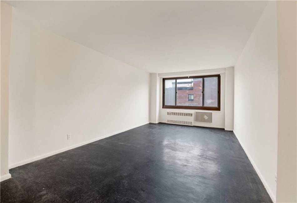 185 Hall Street, Brooklyn, New York 11205, 1 Bedroom Bedrooms, ,1 BathroomBathrooms,Residential,For Sale,Hall,488442