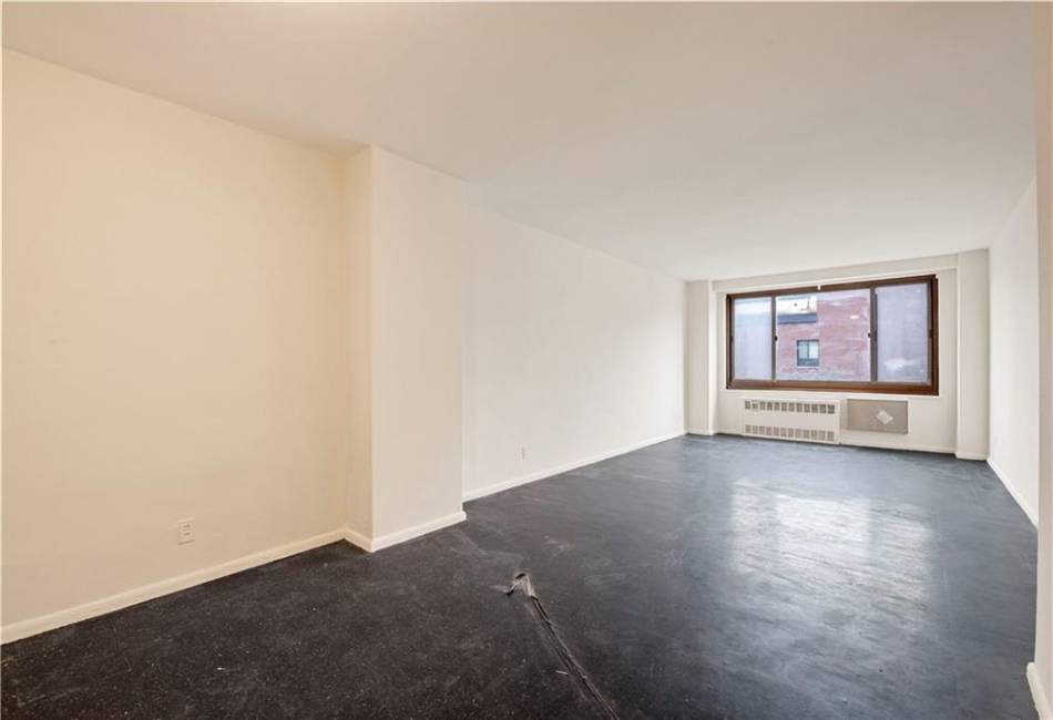 185 Hall Street, Brooklyn, New York 11205, 1 Bedroom Bedrooms, ,1 BathroomBathrooms,Residential,For Sale,Hall,488442