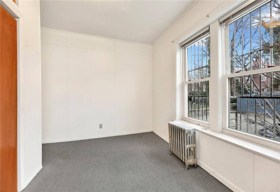 63 Bay 13th Street, Brooklyn, New York 11214, 7 Bedrooms Bedrooms, ,4 BathroomsBathrooms,Residential,For Sale,Bay 13th,488445