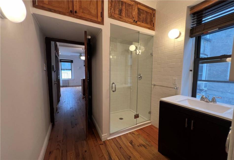 105 Thompson Street, Brooklyn, New York 10012, 1 Bedroom Bedrooms, ,1 BathroomBathrooms,Rental,For Sale,Thompson,488368