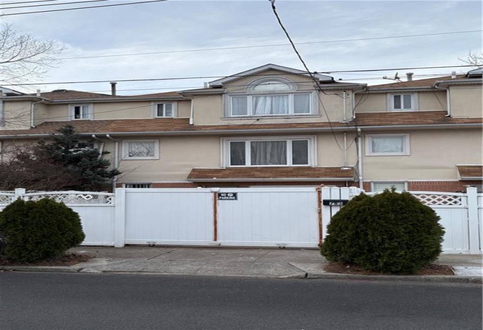 763 Patterson Avenue, Staten Island, New York 10306, 3 Bedrooms Bedrooms, ,2 BathroomsBathrooms,Residential,For Sale,Patterson,488465