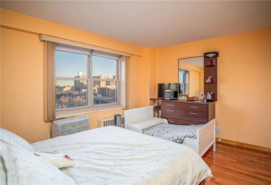 2915 5th Street, Brooklyn, New York 11224, 1 Bedroom Bedrooms, ,1 BathroomBathrooms,Residential,For Sale,5th,488467