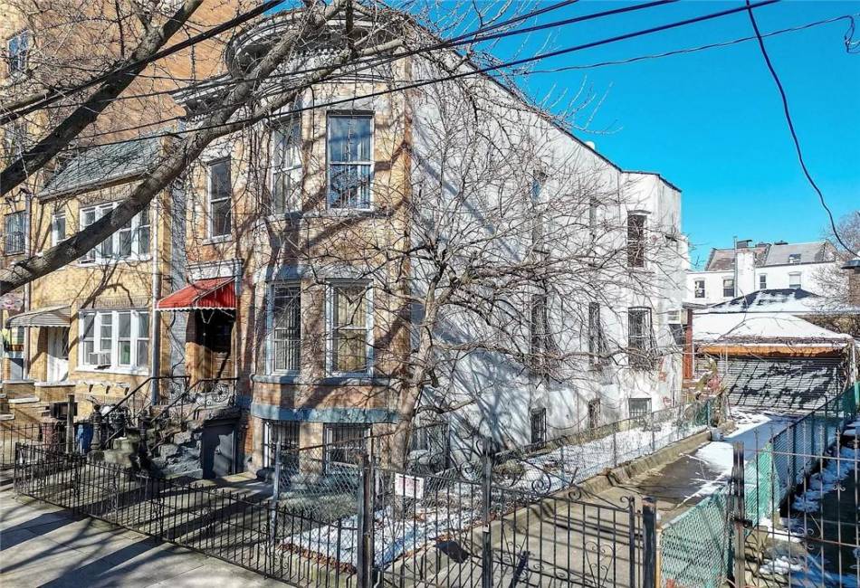 833 54th Street, Brooklyn, New York 11220, 6 Bedrooms Bedrooms, ,3 BathroomsBathrooms,Residential,For Sale,54th,488472