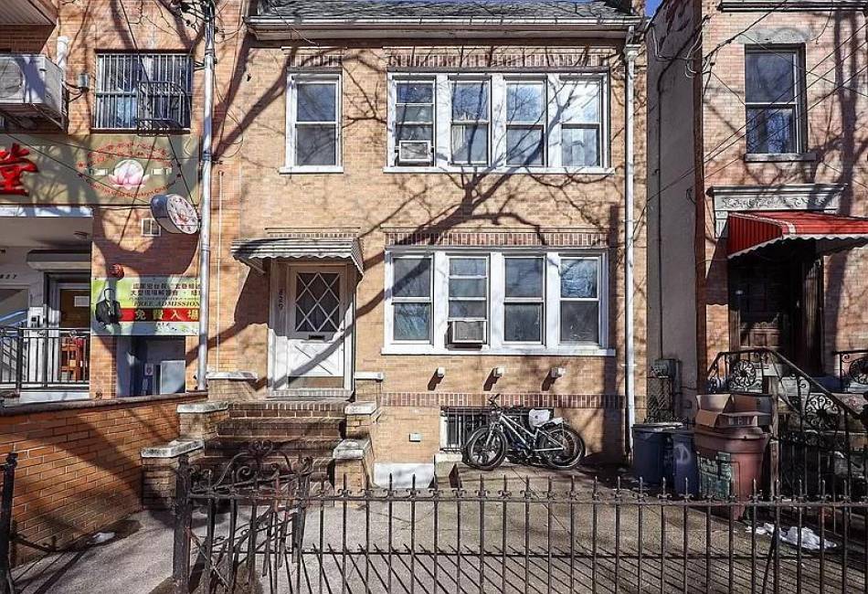 833 54th Street, Brooklyn, New York 11220, 6 Bedrooms Bedrooms, ,3 BathroomsBathrooms,Residential,For Sale,54th,488472