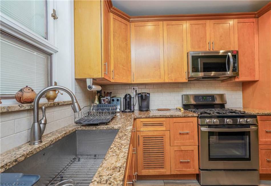 8422 14th Avenue, Brooklyn, New York 11228, 3 Bedrooms Bedrooms, ,2 BathroomsBathrooms,Residential,For Sale,14th,488499