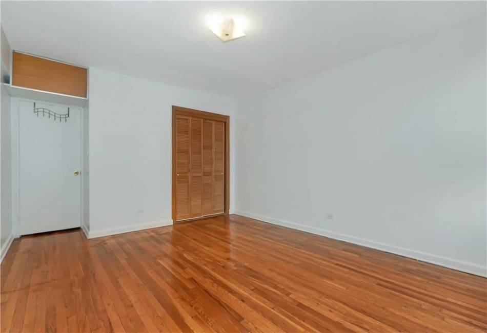 2331 Ocean Avenue, Brooklyn, New York 11229, 2 Bedrooms Bedrooms, ,1 BathroomBathrooms,Residential,For Sale,Ocean,485124