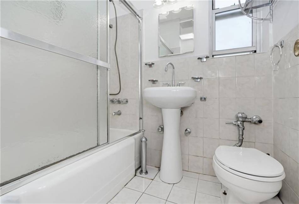 2331 Ocean Avenue, Brooklyn, New York 11229, 2 Bedrooms Bedrooms, ,1 BathroomBathrooms,Residential,For Sale,Ocean,485124