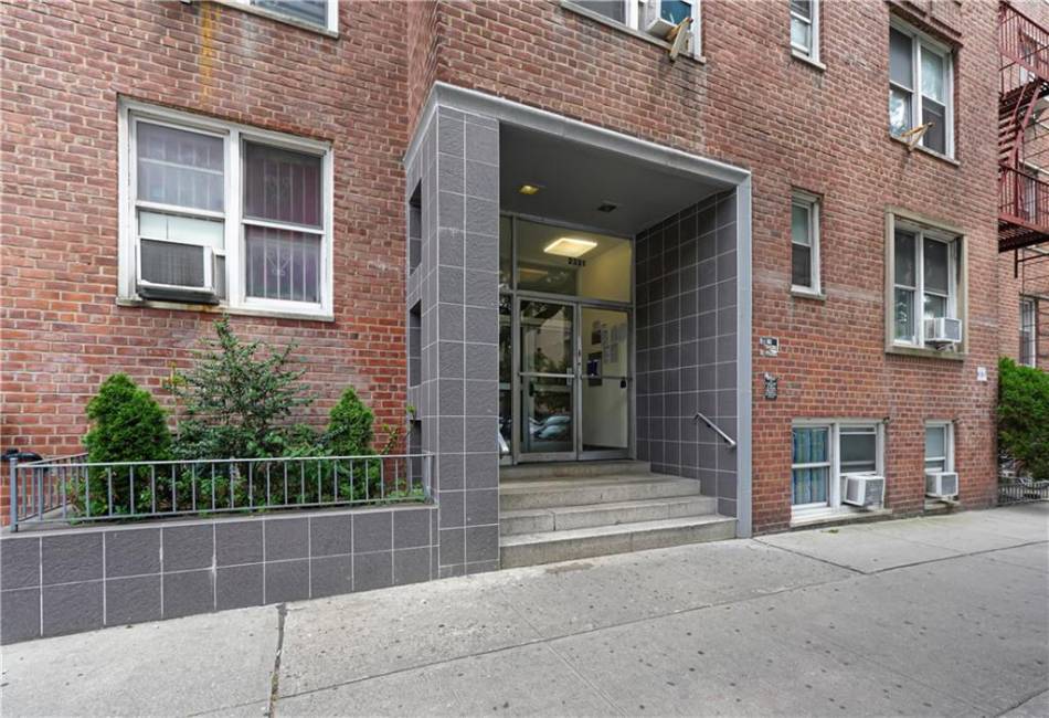 2331 Ocean Avenue, Brooklyn, New York 11229, 2 Bedrooms Bedrooms, ,1 BathroomBathrooms,Residential,For Sale,Ocean,485124