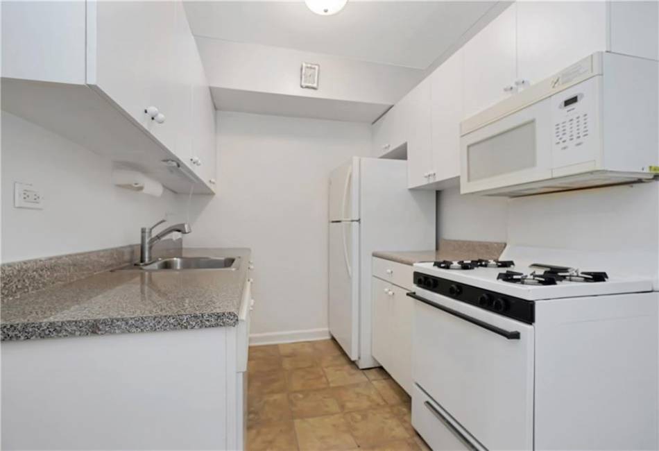 2331 Ocean Avenue, Brooklyn, New York 11229, 2 Bedrooms Bedrooms, ,1 BathroomBathrooms,Residential,For Sale,Ocean,485124