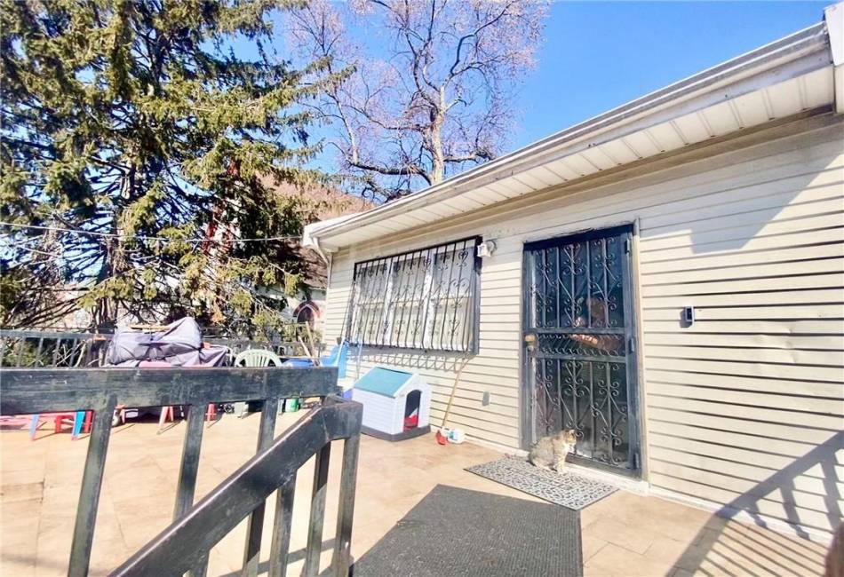 153 Hendrix Street, Brooklyn, New York 11207, 5 Bedrooms Bedrooms, ,3 BathroomsBathrooms,Residential,For Sale,Hendrix,488289
