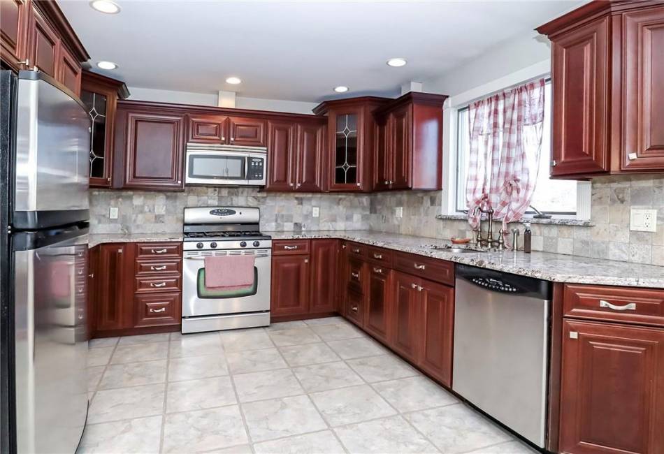 458 Willow Road, Staten Island, New York 10314, 4 Bedrooms Bedrooms, ,3 BathroomsBathrooms,Residential,For Sale,Willow,488366