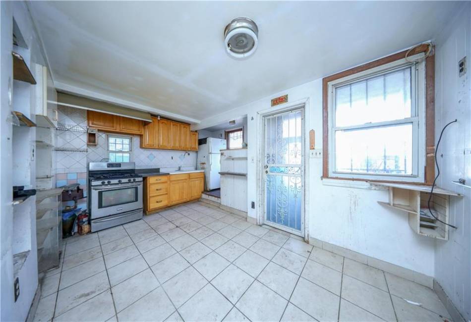 367 Grant Avenue, Brooklyn, New York 11208, 3 Bedrooms Bedrooms, ,3 BathroomsBathrooms,Residential,For Sale,Grant,488502