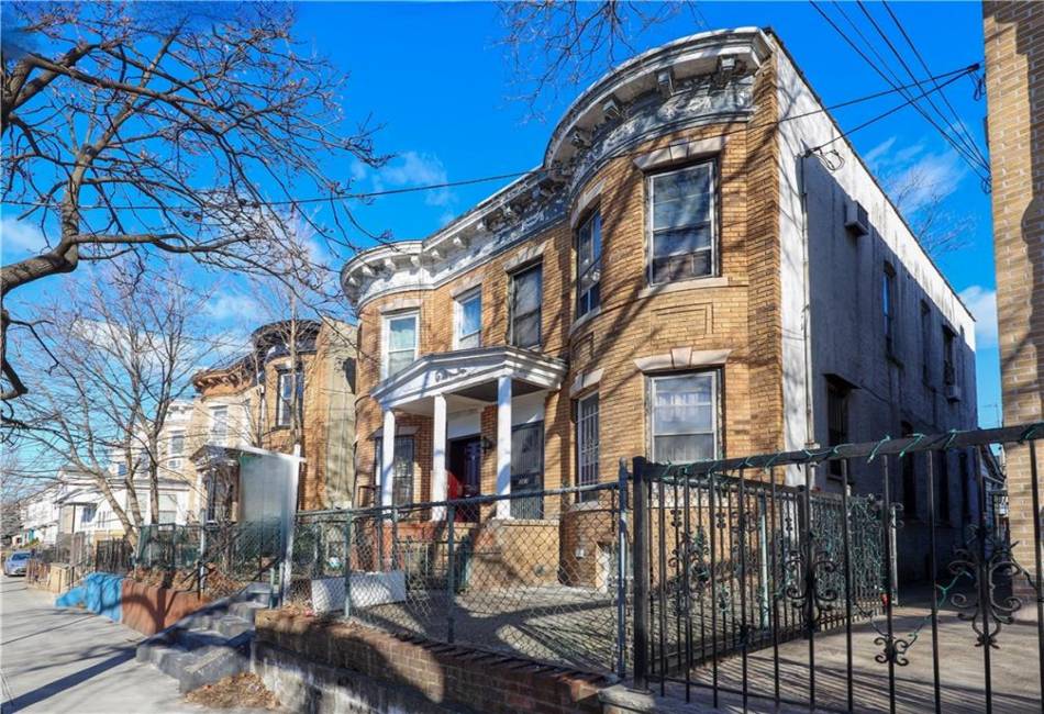 367 Grant Avenue, Brooklyn, New York 11208, 3 Bedrooms Bedrooms, ,3 BathroomsBathrooms,Residential,For Sale,Grant,488502