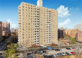 1311 Brightwater Avenue, Brooklyn, New York 11235, 3 Bedrooms Bedrooms, ,2 BathroomsBathrooms,Rental,For Sale,Brightwater,488509