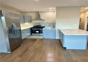 301 Hinsdale Street, Brooklyn, New York 11207-3909, 2 Bedrooms Bedrooms, ,2 BathroomsBathrooms,Rental,For Sale,Hinsdale,488516