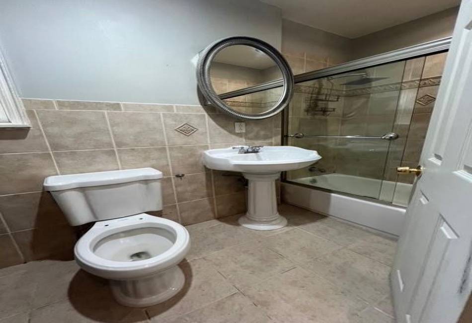 1241 98th Street, Brooklyn, New York 11236, 3 Bedrooms Bedrooms, ,3 BathroomsBathrooms,Residential,For Sale,98th,488519