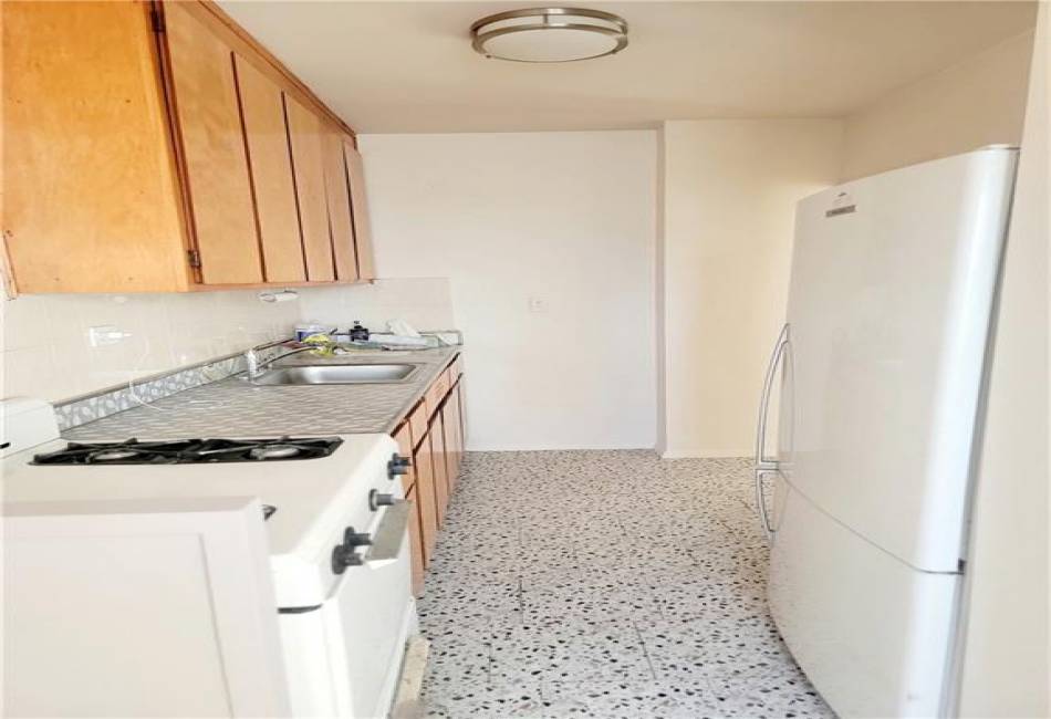 2940 5th Street, Brooklyn, New York 11224, 1 Bedroom Bedrooms, ,1 BathroomBathrooms,Residential,For Sale,5th,488520