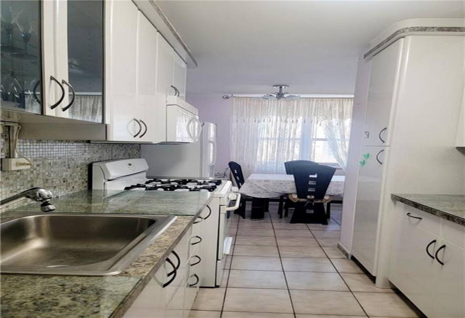 458 Neptune Avenue, Brooklyn, New York 11224, 1 Bedroom Bedrooms, ,1 BathroomBathrooms,Residential,For Sale,Neptune,488521