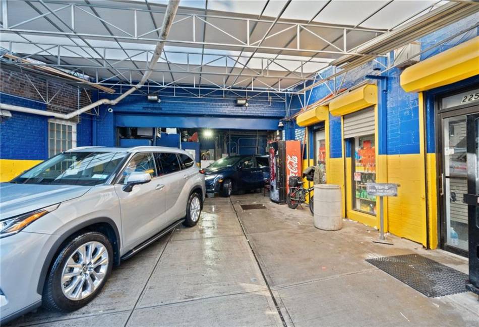 225 Union Avenue, Brooklyn, New York 11211, ,Commercial,For Sale,Union,488450