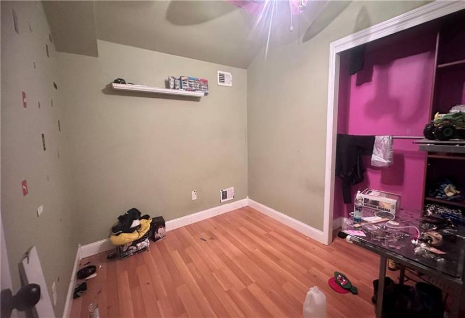 17 Maxie Court, Staten Island, New York 10304, ,4 BathroomsBathrooms,Residential,For Sale,Maxie,488530