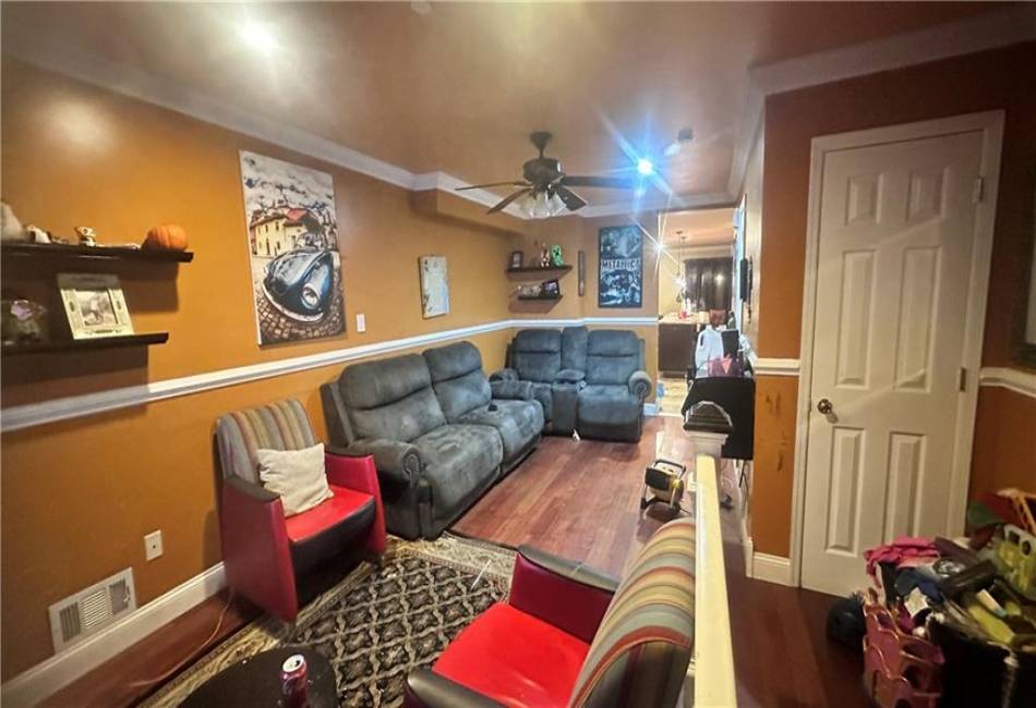 17 Maxie Court, Staten Island, New York 10304, ,4 BathroomsBathrooms,Residential,For Sale,Maxie,488530