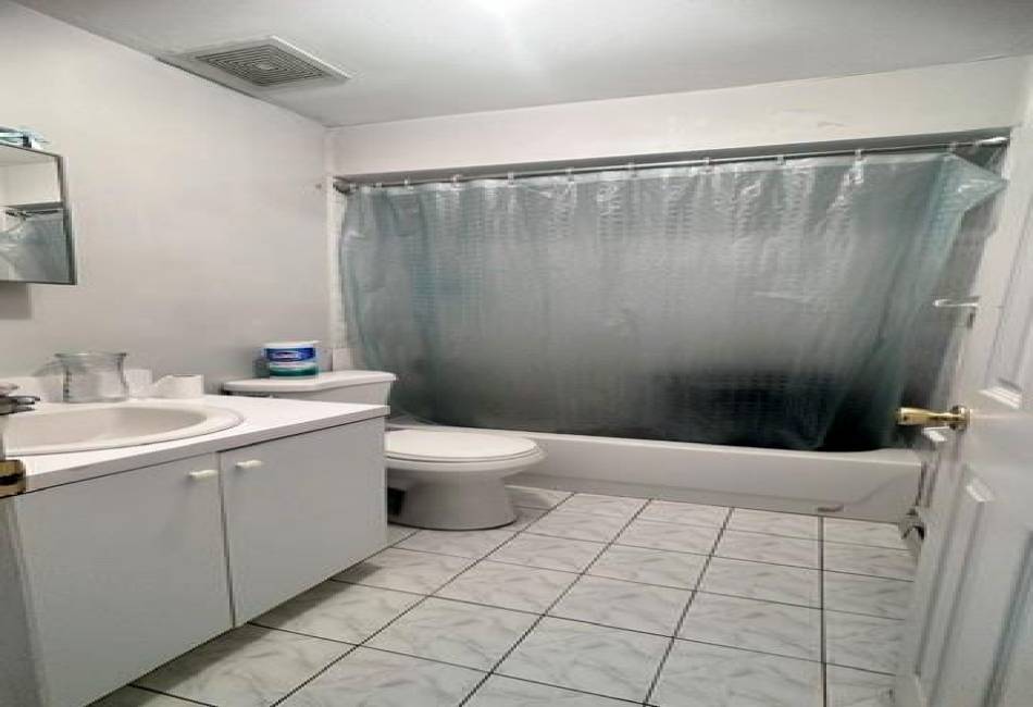 17 Maxie Court, Staten Island, New York 10304, ,4 BathroomsBathrooms,Residential,For Sale,Maxie,488530