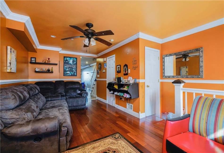 17 Maxie Court, Staten Island, New York 10304, ,4 BathroomsBathrooms,Residential,For Sale,Maxie,488530