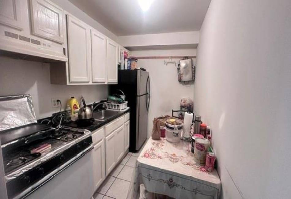 17 Maxie Court, Staten Island, New York 10304, ,4 BathroomsBathrooms,Residential,For Sale,Maxie,488530