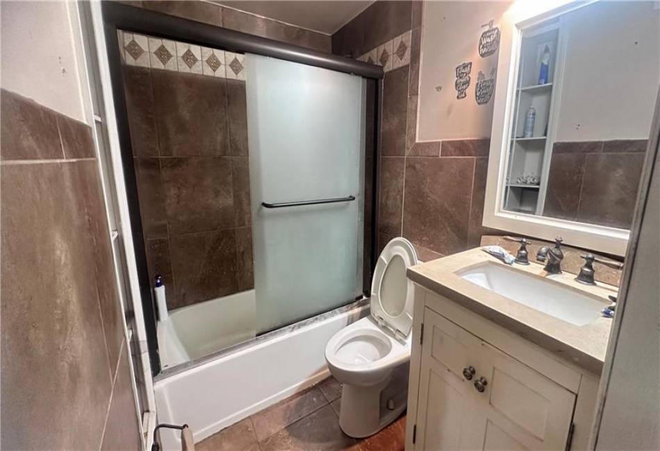 17 Maxie Court, Staten Island, New York 10304, ,4 BathroomsBathrooms,Residential,For Sale,Maxie,488530